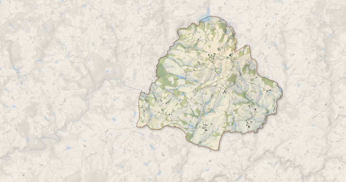 Portrait cartographique de Montgibaud : relief, eau, forêts, bâti et voies, calculés à partir des données de l'IGN