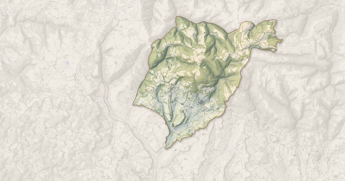 Portrait cartographique de Noailhac : relief, eau, forêts, bâti et voies, calculés à partir des données de l'IGN
