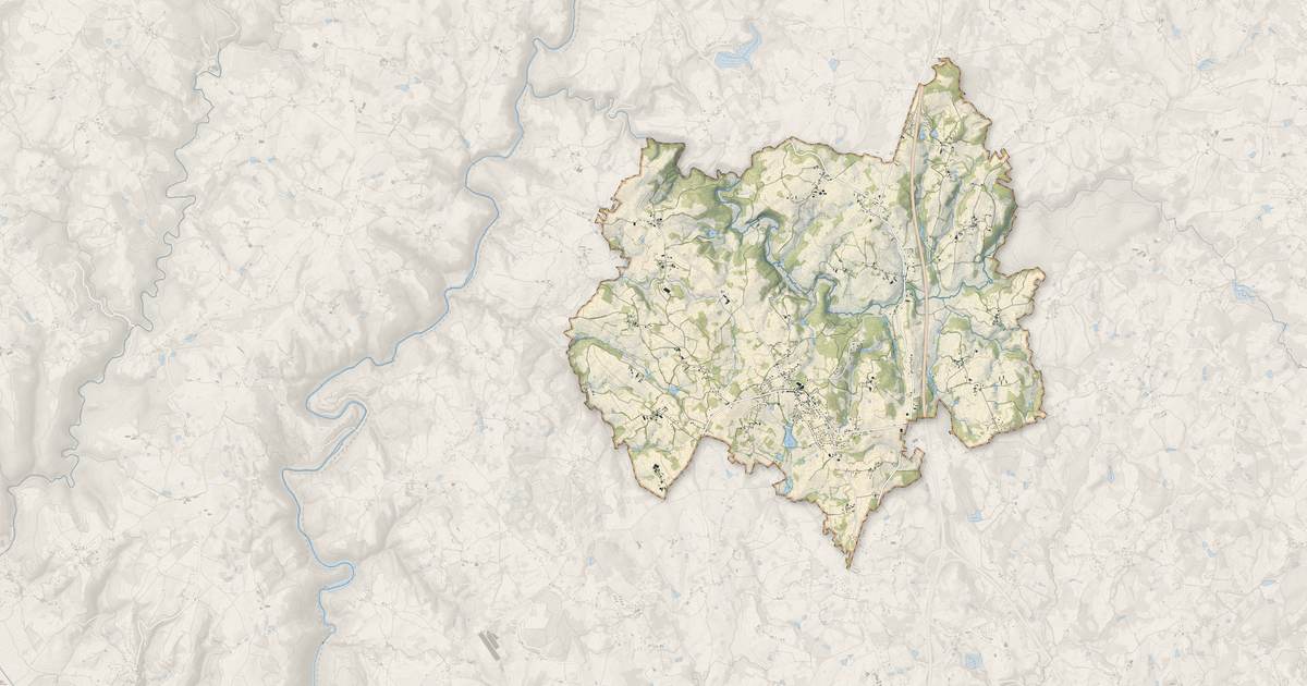 Portrait cartographique de Perpezac-le-Noir : relief, eau, forêts, bâti et voies, calculés à partir des données de l'IGN