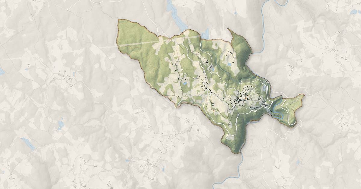 Portrait cartographique de La Roche-Canillac : relief, eau, forêts, bâti et voies, calculés à partir des données de l'IGN