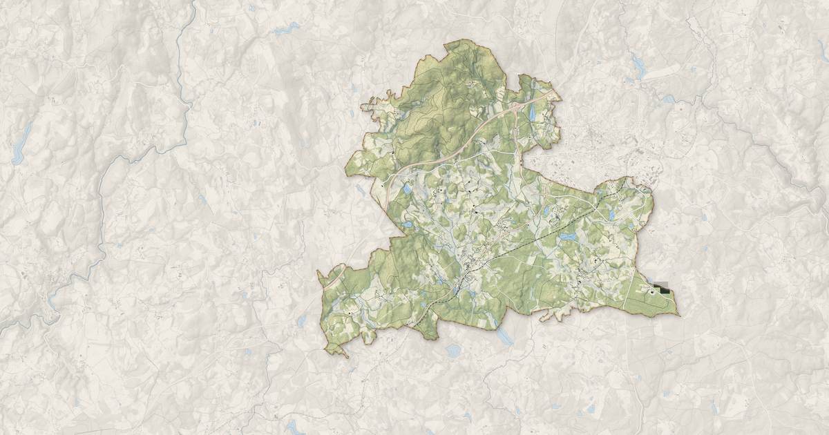 Portrait cartographique de Rosiers-d'Égletons : relief, eau, forêts, bâti et voies, calculés à partir des données de l'IGN