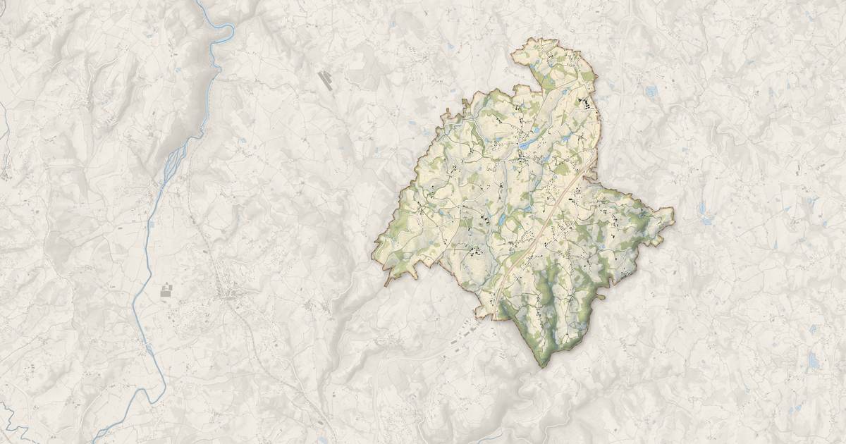 Portrait cartographique de Sadroc : relief, eau, forêts, bâti et voies, calculés à partir des données de l'IGN