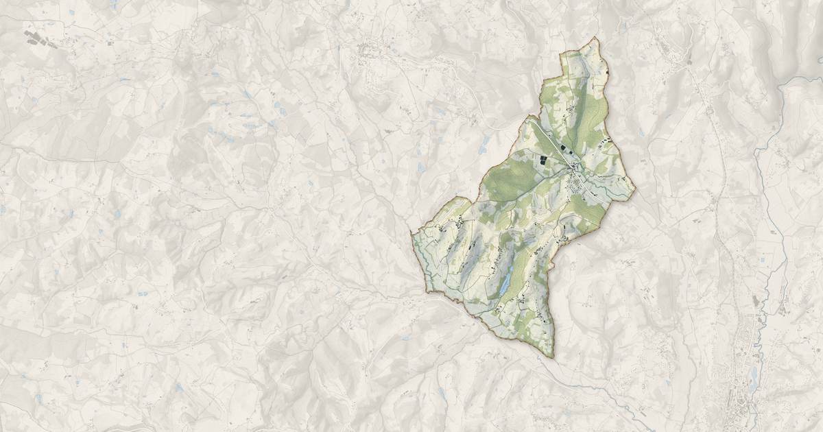 Portrait cartographique de Saint-Bonnet-la-Rivière : relief, eau, forêts, bâti et voies, calculés à partir des données de l'IGN
