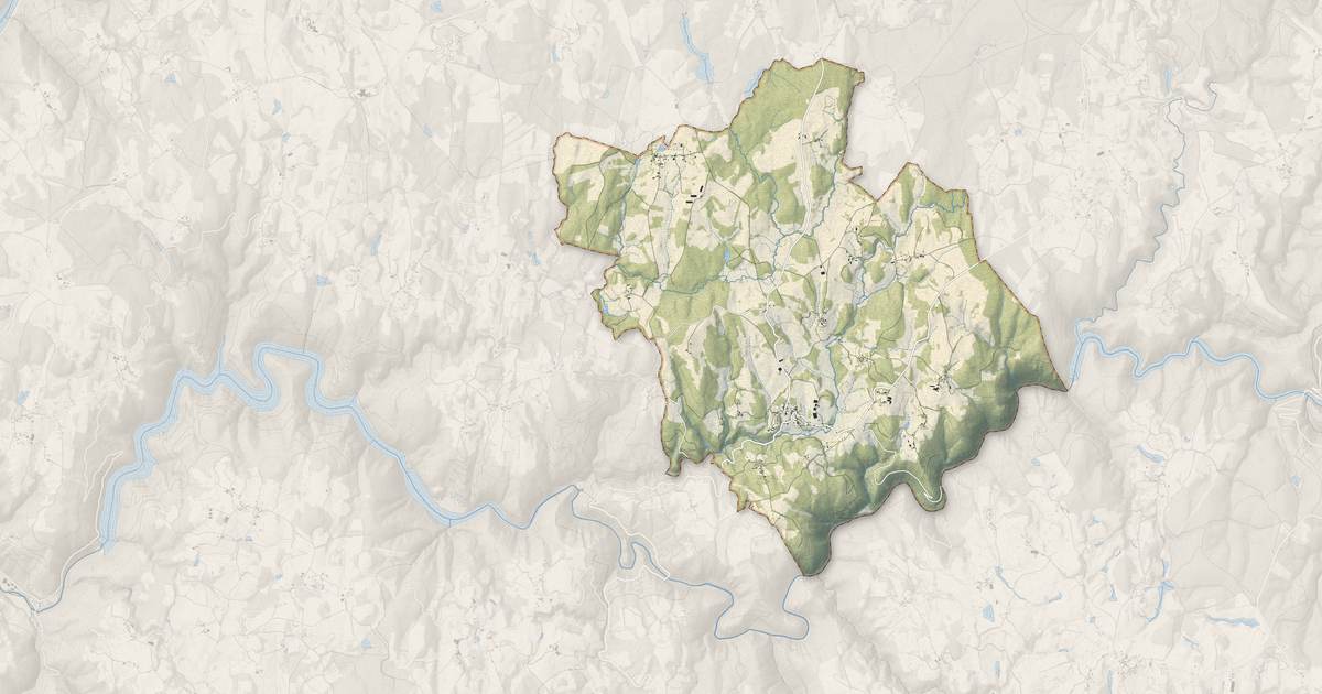 Portrait cartographique de Saint-Cirgues-la-Loutre : relief, eau, forêts, bâti et voies, calculés à partir des données de l'IGN