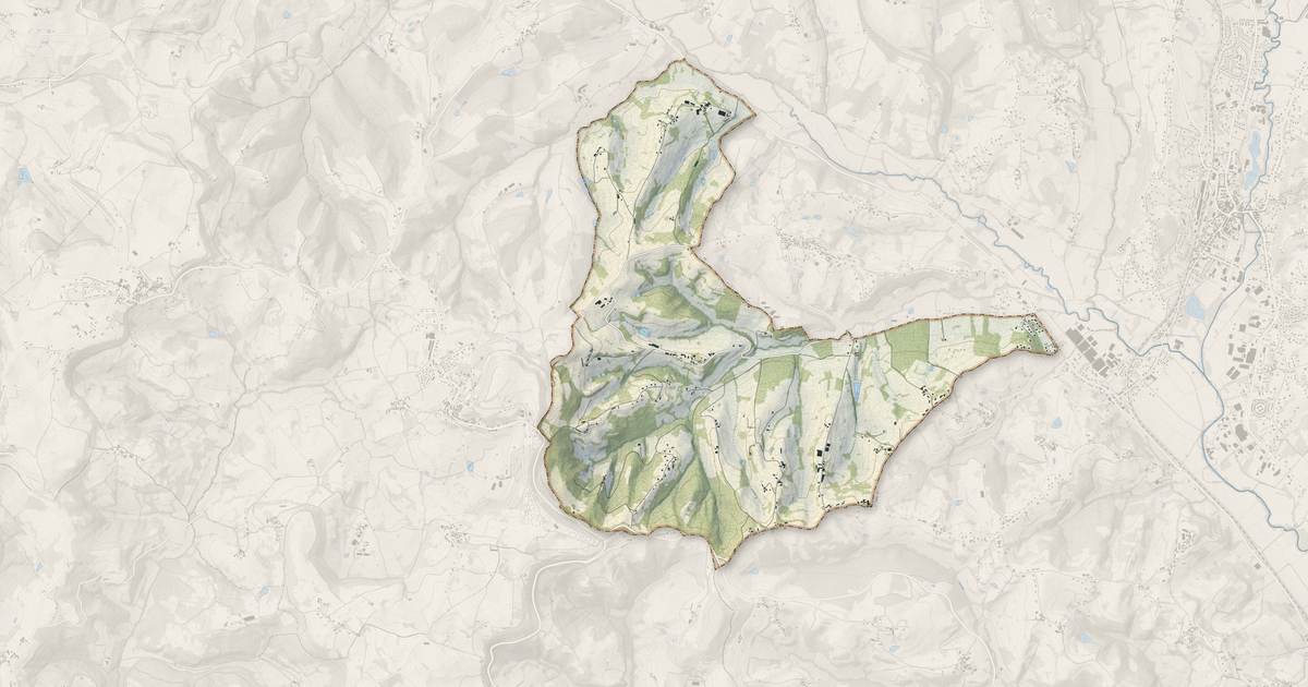Portrait cartographique de Saint-Cyprien : relief, eau, forêts, bâti et voies, calculés à partir des données de l'IGN