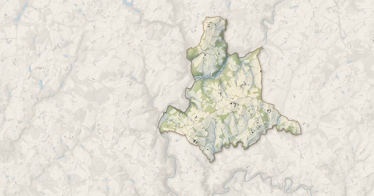 Portrait cartographique de Saint-Éloy-les-Tuileries : relief, eau, forêts, bâti et voies, calculés à partir des données de l'IGN