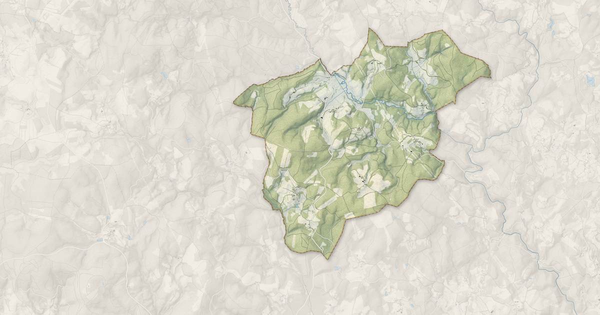 Portrait cartographique de Saint-Germain-Lavolps : relief, eau, forêts, bâti et voies, calculés à partir des données de l'IGN