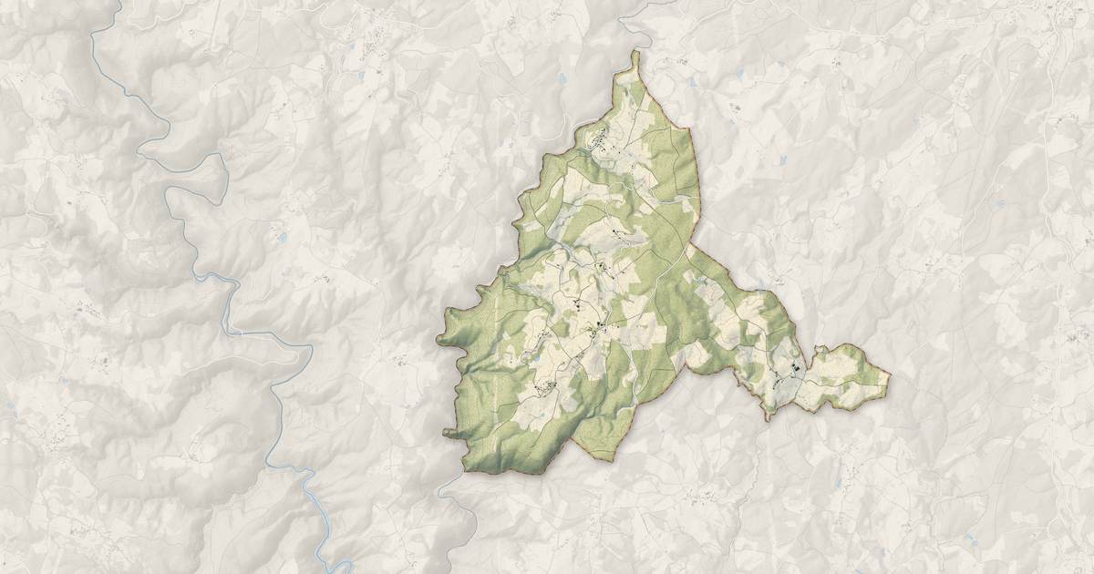 Portrait cartographique de Saint-Hilaire-Luc : relief, eau, forêts, bâti et voies, calculés à partir des données de l'IGN