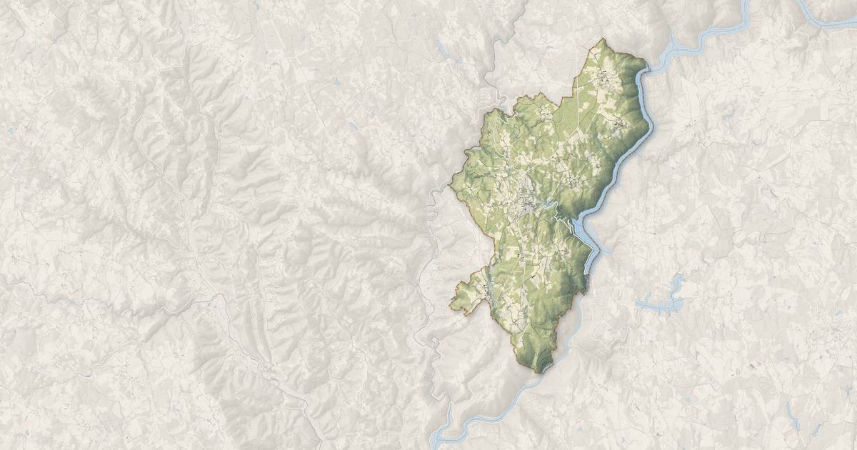 Portrait cartographique de Saint-Martin-la-Méanne : relief, eau, forêts, bâti et voies, calculés à partir des données de l'IGN