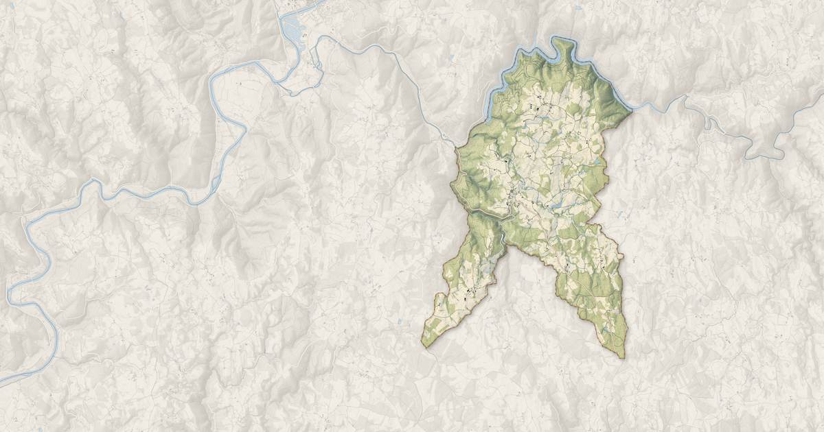 Portrait cartographique de Sexcles : relief, eau, forêts, bâti et voies, calculés à partir des données de l'IGN