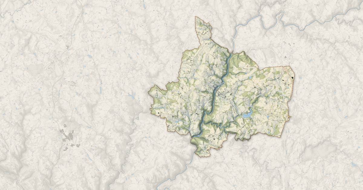 Portrait cartographique de Vigeois : relief, eau, forêts, bâti et voies, calculés à partir des données de l'IGN