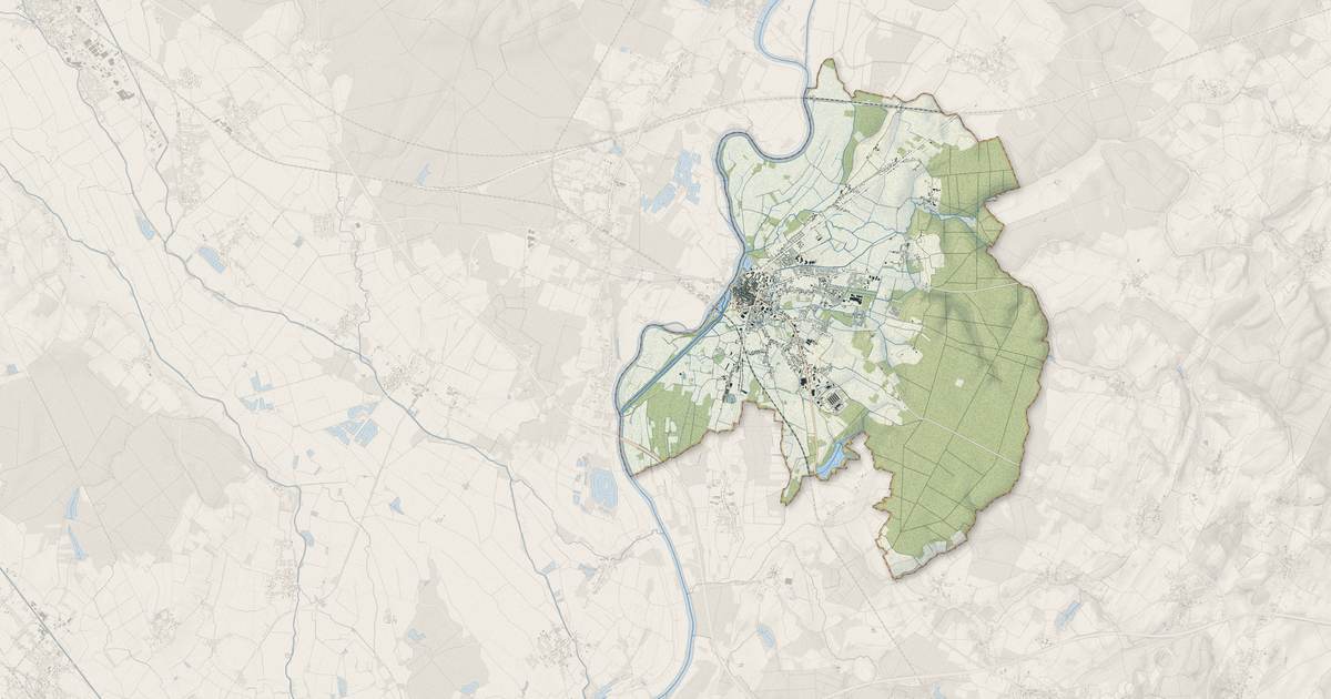 Portrait cartographique de Auxonne : relief, eau, forêts, bâti et voies, calculés à partir des données de l'IGN
