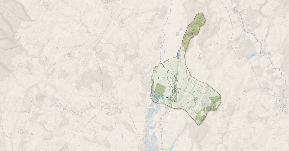 Portrait cartographique de Beire-le-Châtel : relief, eau, forêts, bâti et voies, calculés à partir des données de l'IGN