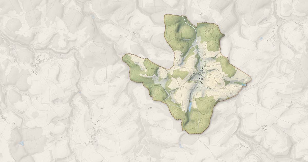 Portrait cartographique de Beneuvre : relief, eau, forêts, bâti et voies, calculés à partir des données de l'IGN