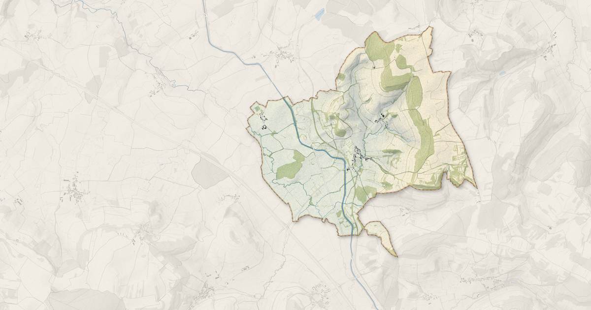 Portrait cartographique de Beurizot : relief, eau, forêts, bâti et voies, calculés à partir des données de l'IGN