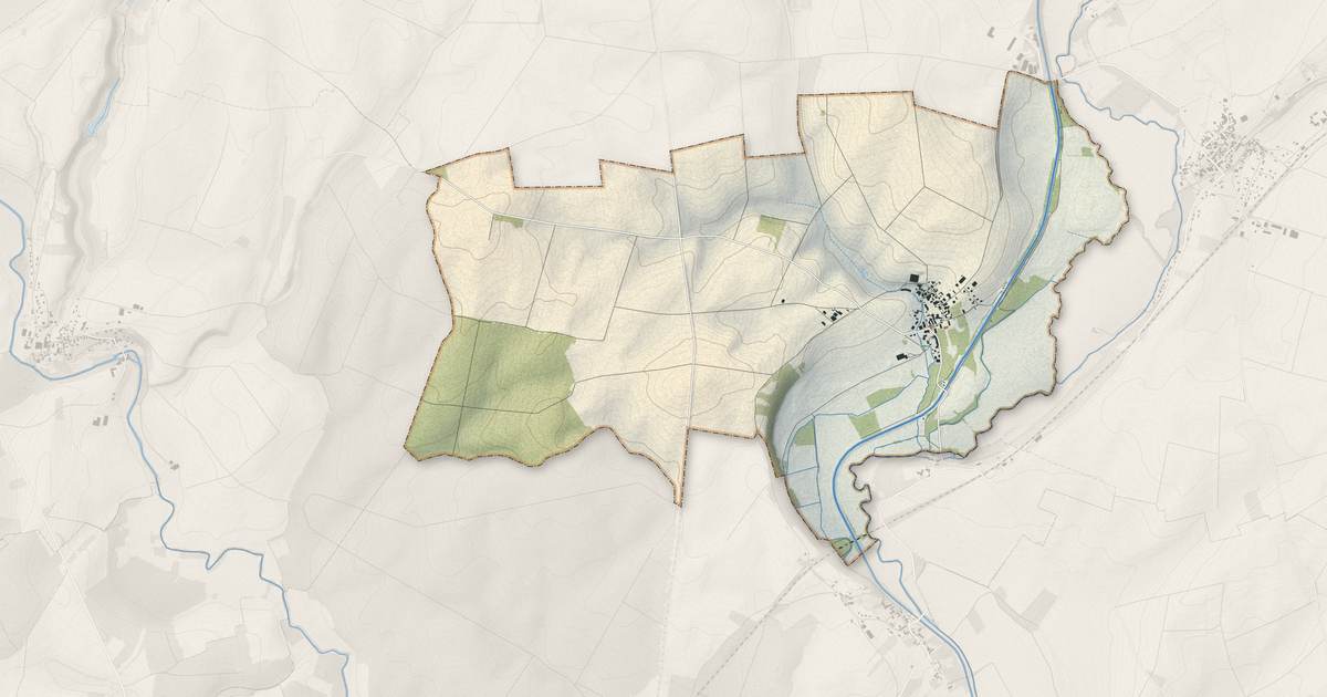 Portrait cartographique de Blagny-sur-Vingeanne : relief, eau, forêts, bâti et voies, calculés à partir des données de l'IGN