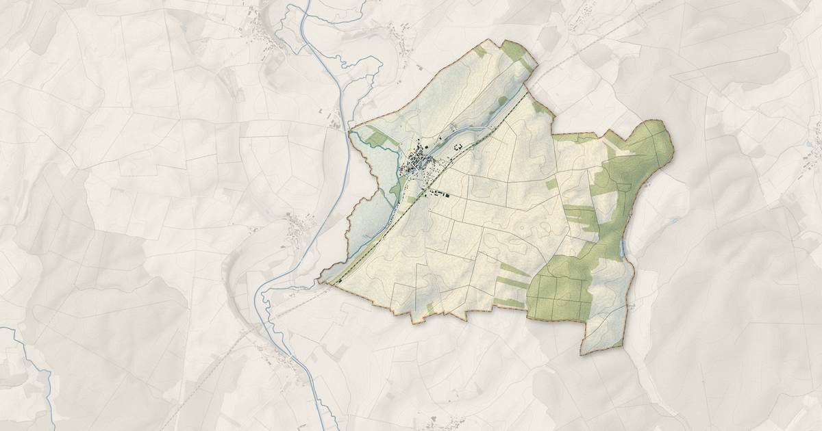 Portrait cartographique de Champagne-sur-Vingeanne : relief, eau, forêts, bâti et voies, calculés à partir des données de l'IGN