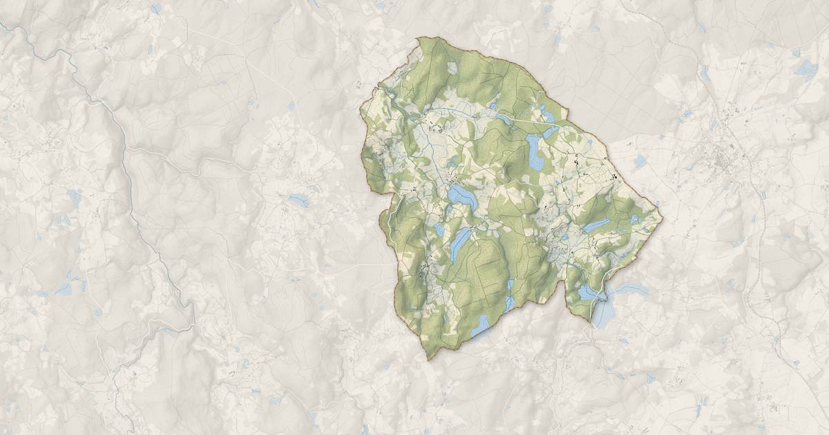 Portrait cartographique de Champeau-en-Morvan : relief, eau, forêts, bâti et voies, calculés à partir des données de l'IGN