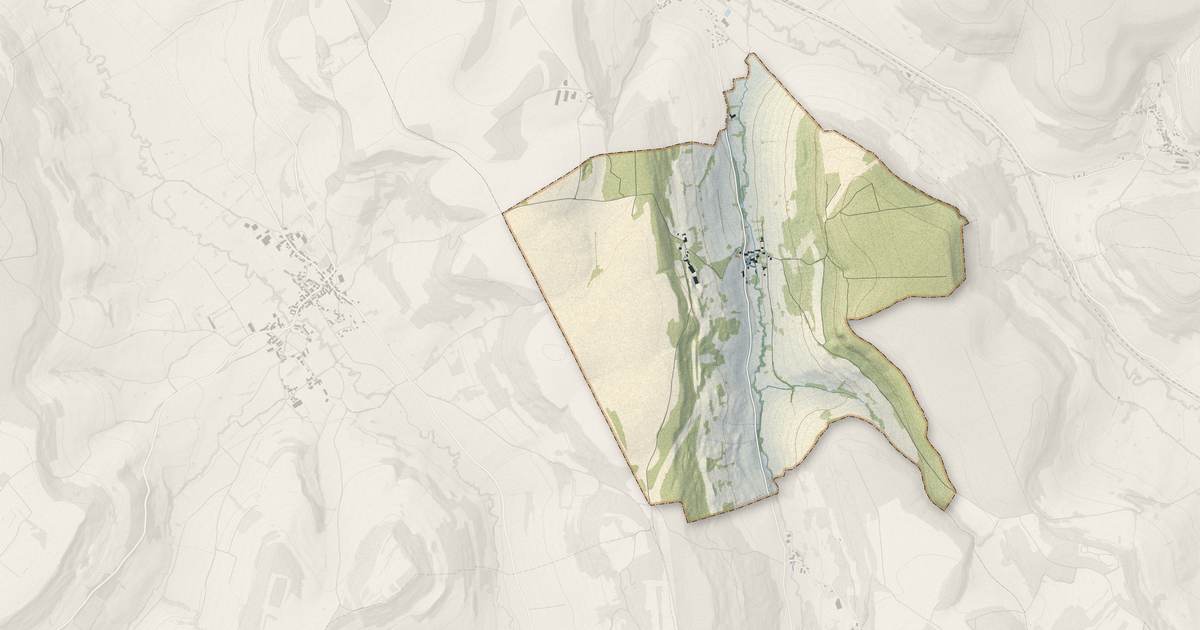 Portrait cartographique de Charencey : relief, eau, forêts, bâti et voies, calculés à partir des données de l'IGN