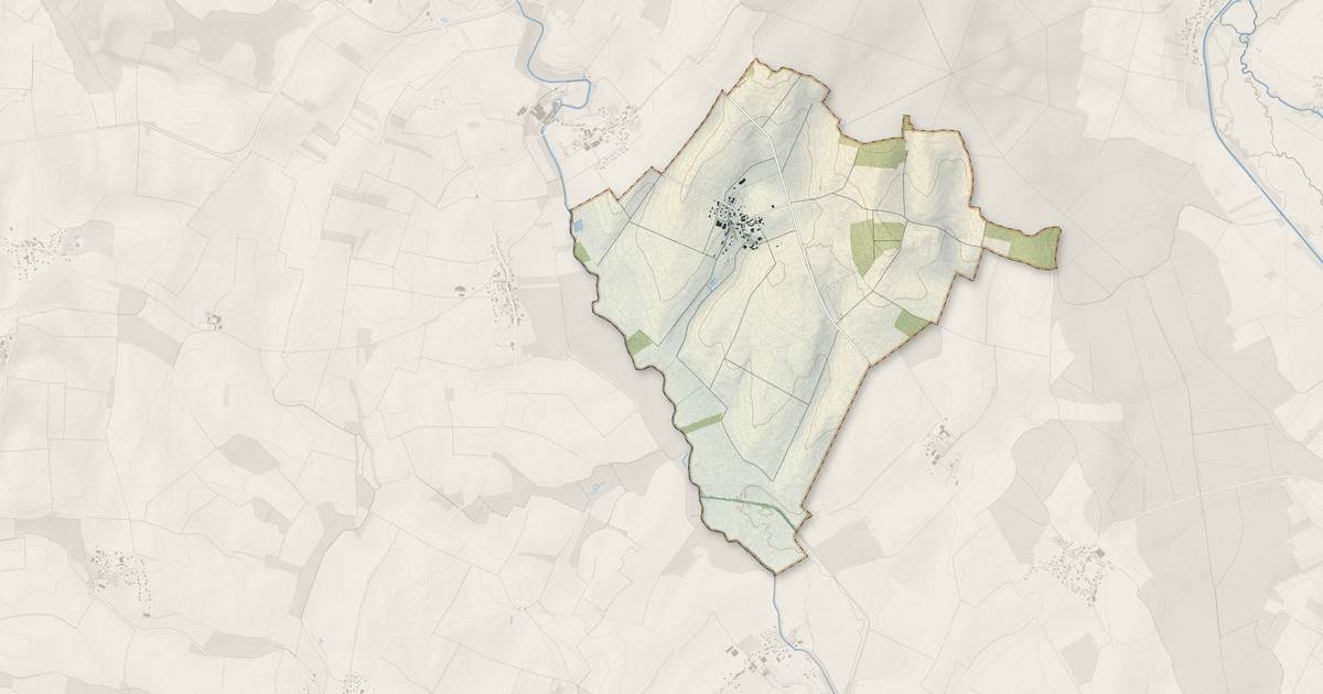 Portrait cartographique de Charmes : relief, eau, forêts, bâti et voies, calculés à partir des données de l'IGN