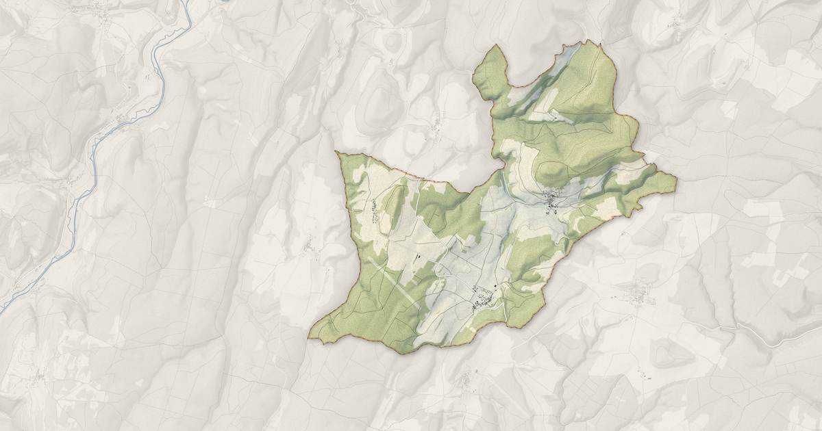 Portrait cartographique de Valforêt : relief, eau, forêts, bâti et voies, calculés à partir des données de l'IGN