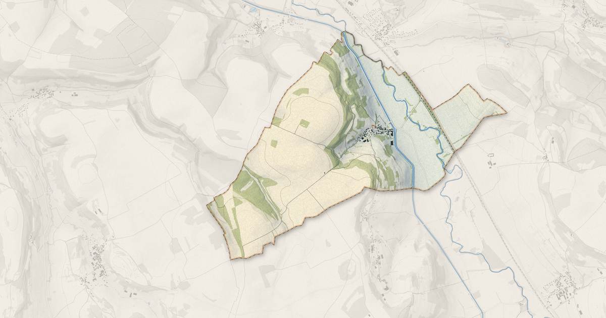 Portrait cartographique de Courcelles-lès-Montbard : relief, eau, forêts, bâti et voies, calculés à partir des données de l'IGN