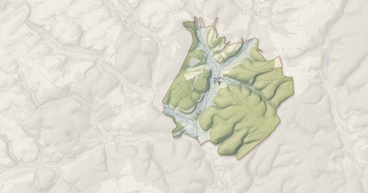 Portrait cartographique de Cussey-les-Forges : relief, eau, forêts, bâti et voies, calculés à partir des données de l'IGN