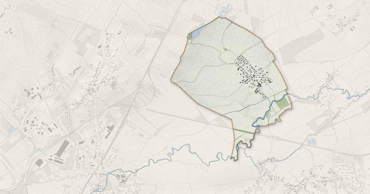 Portrait cartographique de Ébaty : relief, eau, forêts, bâti et voies, calculés à partir des données de l'IGN