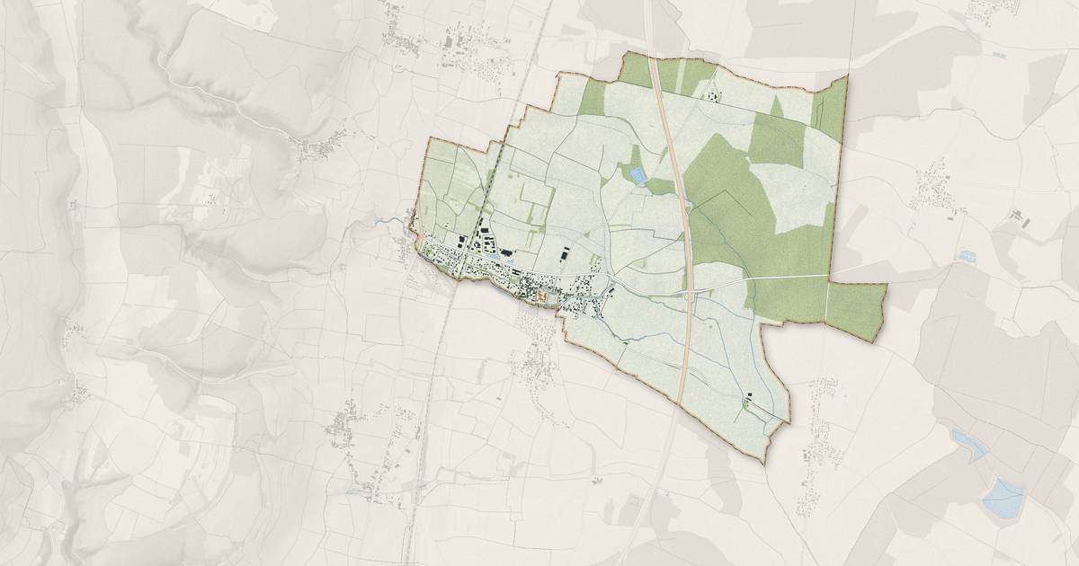 Portrait cartographique de Gilly-lès-Cîteaux : relief, eau, forêts, bâti et voies, calculés à partir des données de l'IGN