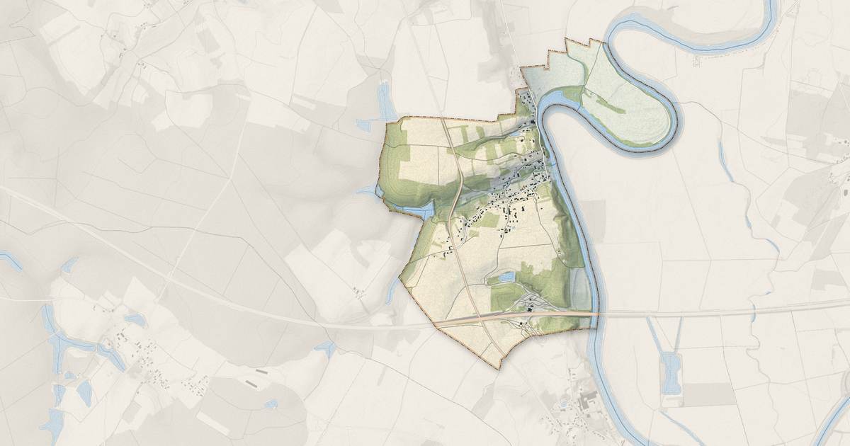 Portrait cartographique de Glanon : relief, eau, forêts, bâti et voies, calculés à partir des données de l'IGN