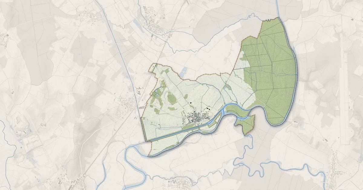Portrait cartographique de Heuilley-sur-Saône : relief, eau, forêts, bâti et voies, calculés à partir des données de l'IGN