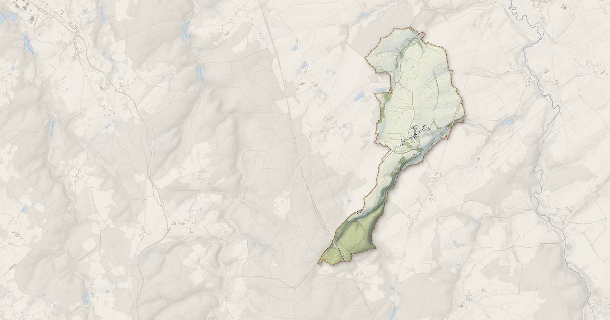 Portrait cartographique de Juillenay : relief, eau, forêts, bâti et voies, calculés à partir des données de l'IGN