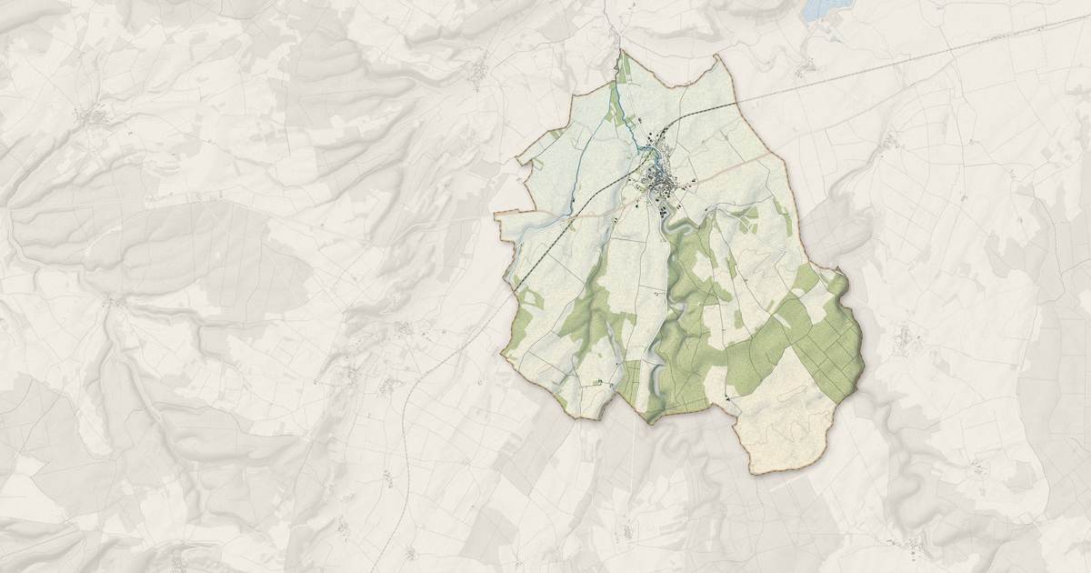 Portrait cartographique de Laignes : relief, eau, forêts, bâti et voies, calculés à partir des données de l'IGN