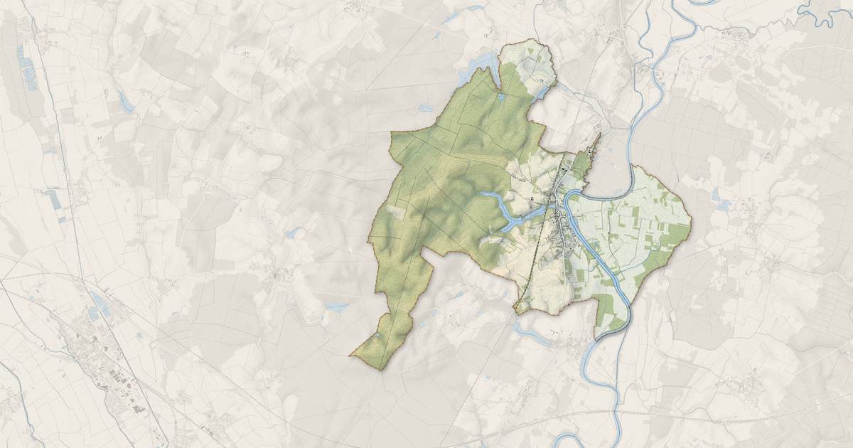 Portrait cartographique de Lamarche-sur-Saône : relief, eau, forêts, bâti et voies, calculés à partir des données de l'IGN