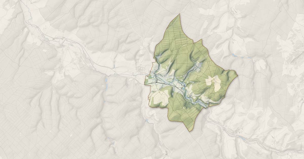 Portrait cartographique de Leuglay : relief, eau, forêts, bâti et voies, calculés à partir des données de l'IGN