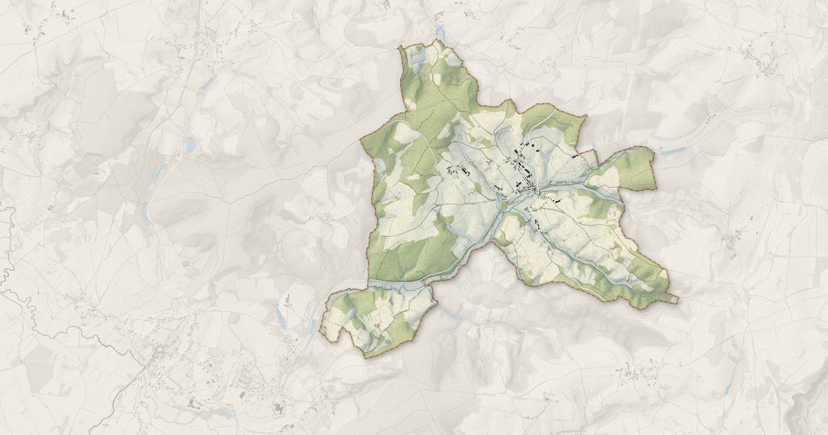 Portrait cartographique de Molinot : relief, eau, forêts, bâti et voies, calculés à partir des données de l'IGN