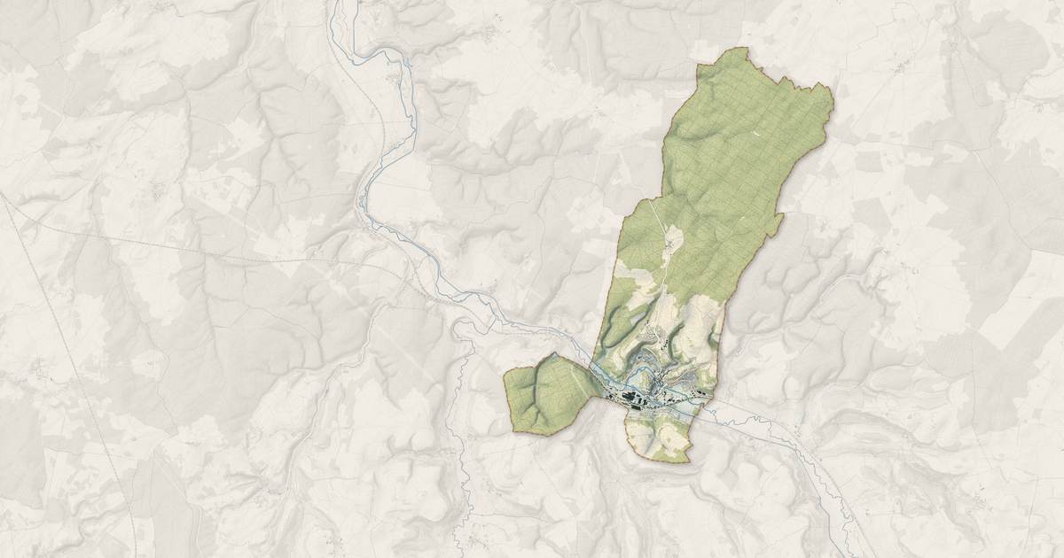 Portrait cartographique de Montbard : relief, eau, forêts, bâti et voies, calculés à partir des données de l'IGN