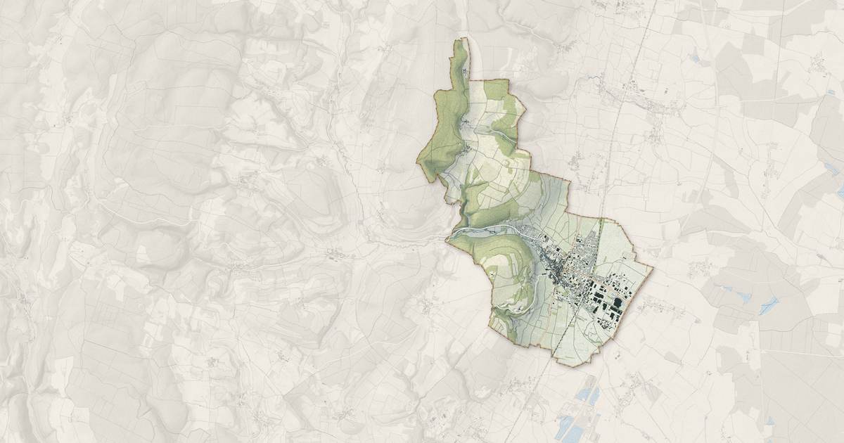 Portrait cartographique de Nuits-Saint-Georges : relief, eau, forêts, bâti et voies, calculés à partir des données de l'IGN