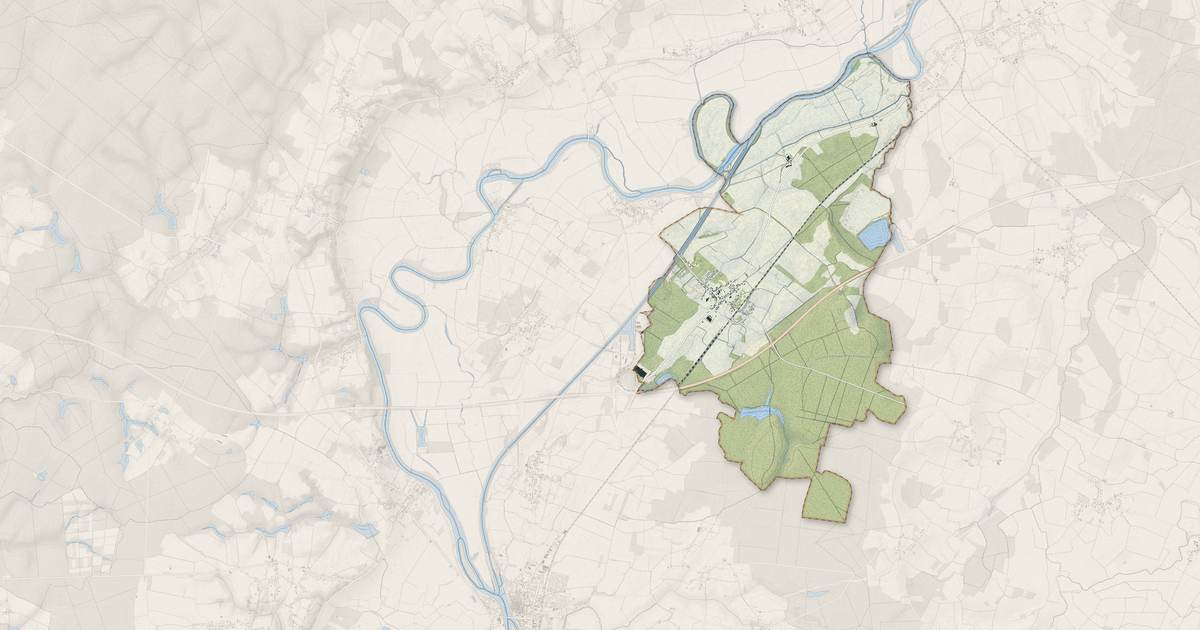 Portrait cartographique de Pagny-le-Château : relief, eau, forêts, bâti et voies, calculés à partir des données de l'IGN