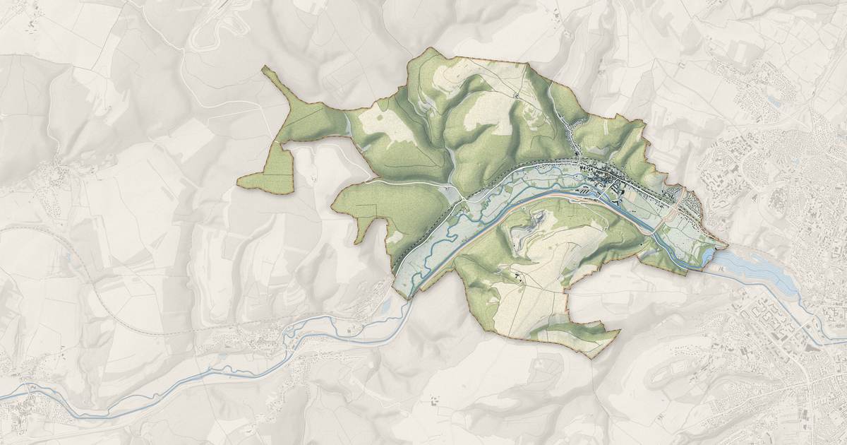 Portrait cartographique de Plombières-lès-Dijon : relief, eau, forêts, bâti et voies, calculés à partir des données de l'IGN