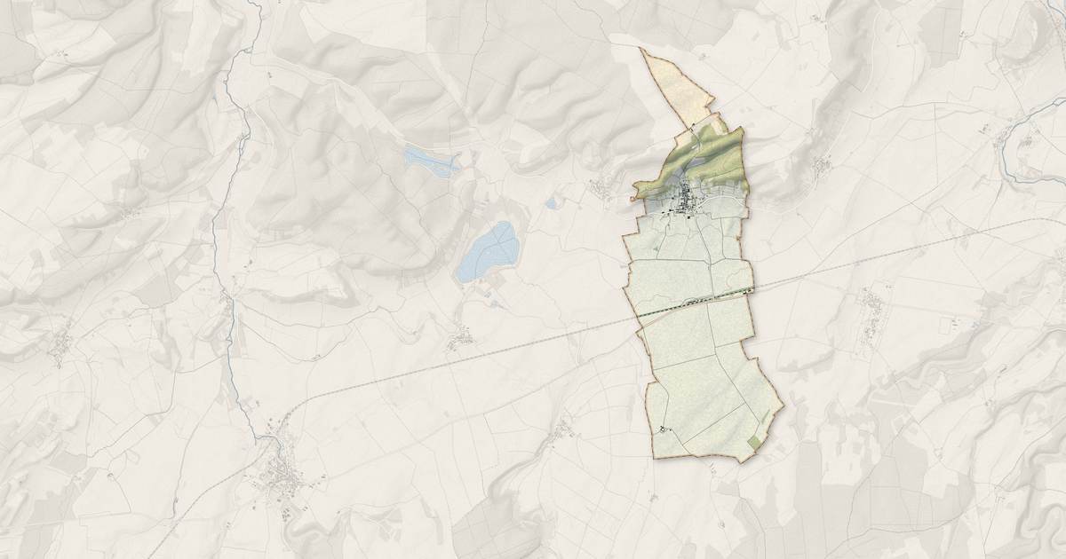 Portrait cartographique de Poinçon-lès-Larrey : relief, eau, forêts, bâti et voies, calculés à partir des données de l'IGN