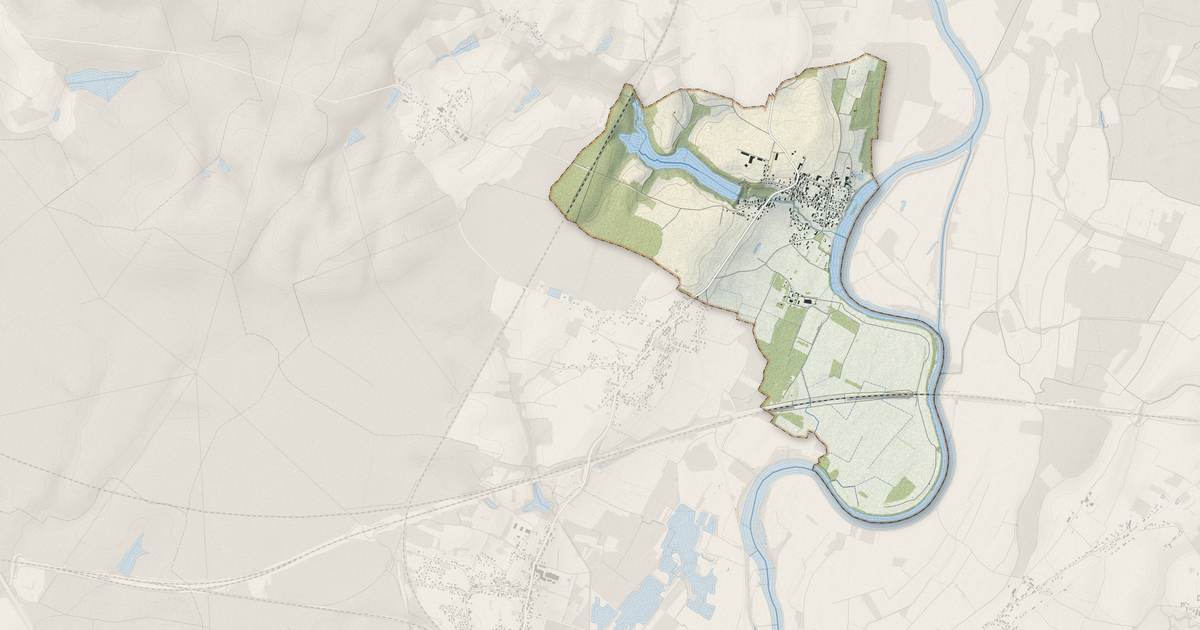 Portrait cartographique de Poncey-lès-Athée : relief, eau, forêts, bâti et voies, calculés à partir des données de l'IGN