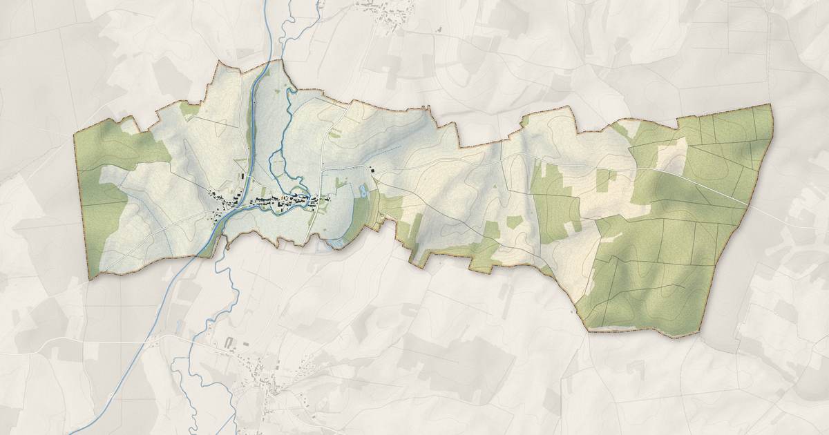Portrait cartographique de Pouilly-sur-Vingeanne : relief, eau, forêts, bâti et voies, calculés à partir des données de l'IGN