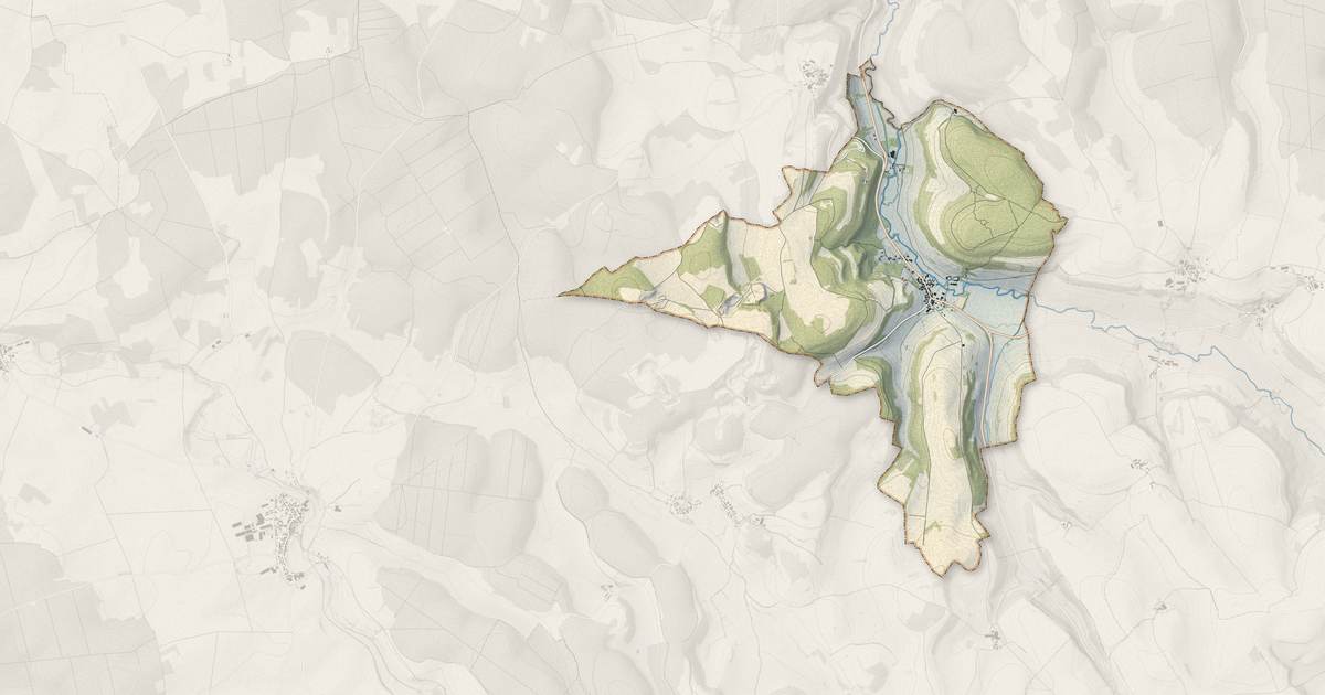 Portrait cartographique de Saint-Marc-sur-Seine : relief, eau, forêts, bâti et voies, calculés à partir des données de l'IGN