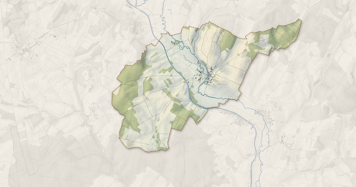 Portrait cartographique de Saint-Maurice-sur-Vingeanne : relief, eau, forêts, bâti et voies, calculés à partir des données de l'IGN