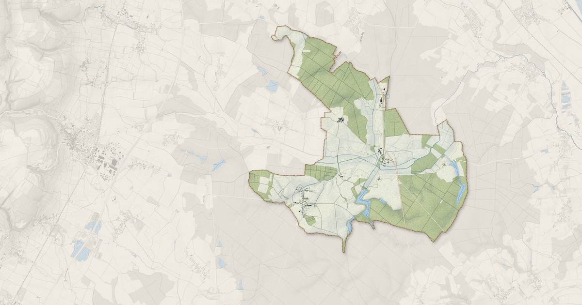Portrait cartographique de Saint-Nicolas-lès-Cîteaux : relief, eau, forêts, bâti et voies, calculés à partir des données de l'IGN