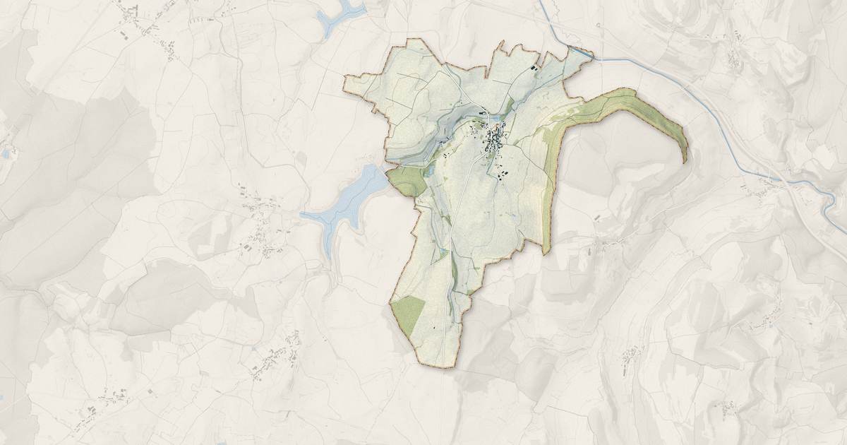 Portrait cartographique de Sainte-Sabine : relief, eau, forêts, bâti et voies, calculés à partir des données de l'IGN