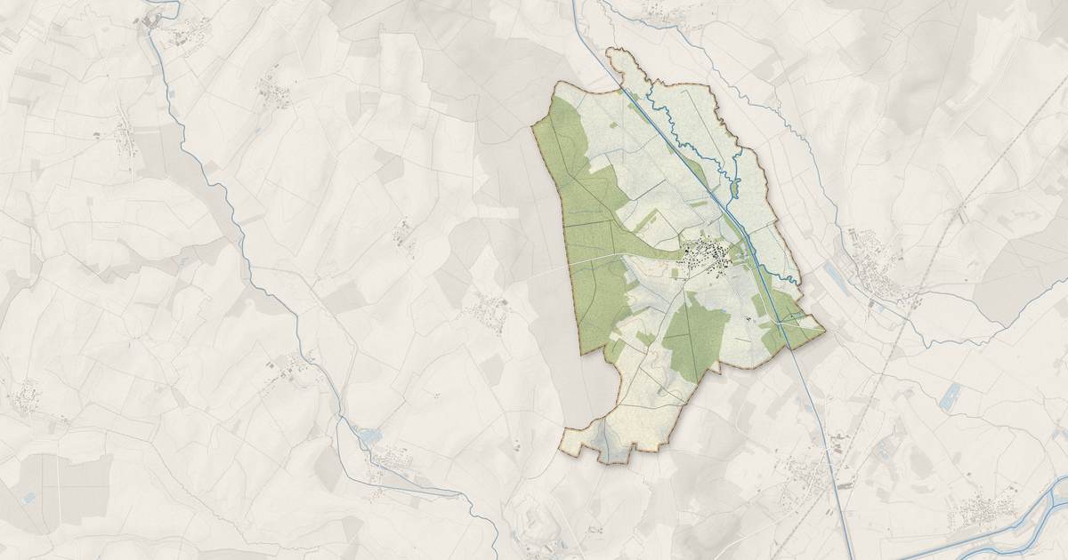 Portrait cartographique de Saint-Sauveur : relief, eau, forêts, bâti et voies, calculés à partir des données de l'IGN