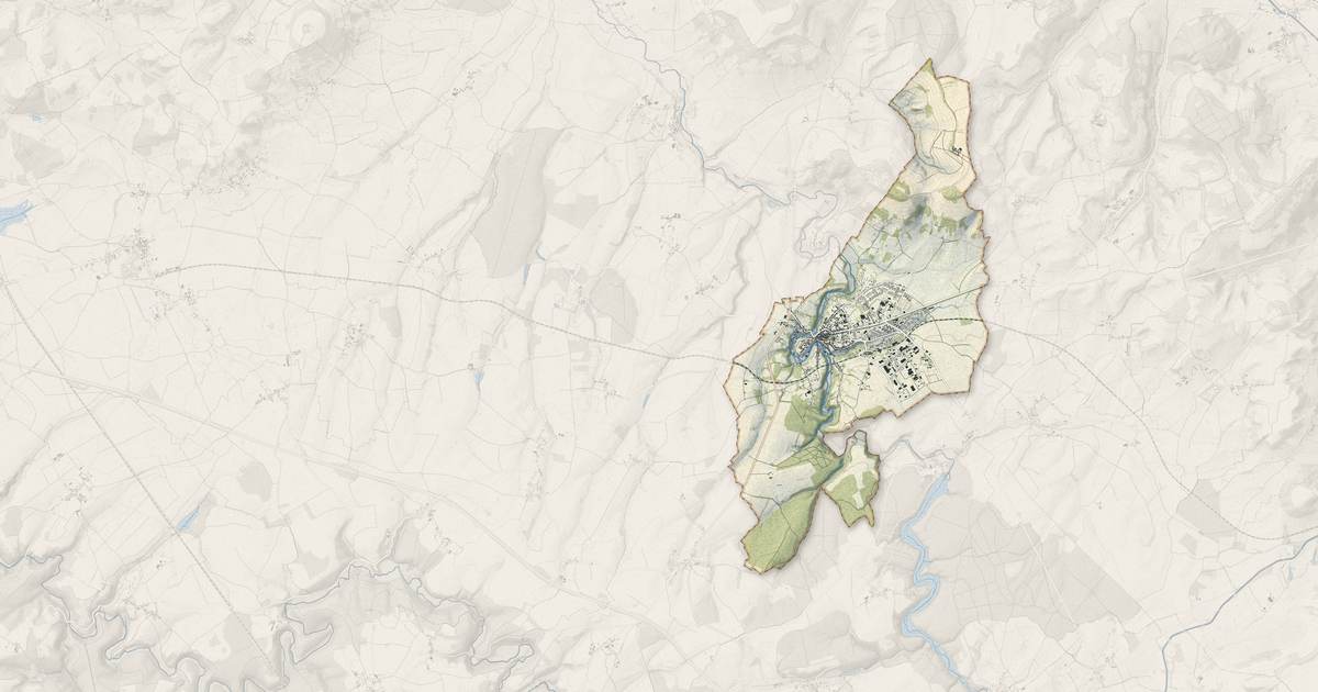 Portrait cartographique de Semur-en-Auxois : relief, eau, forêts, bâti et voies, calculés à partir des données de l'IGN