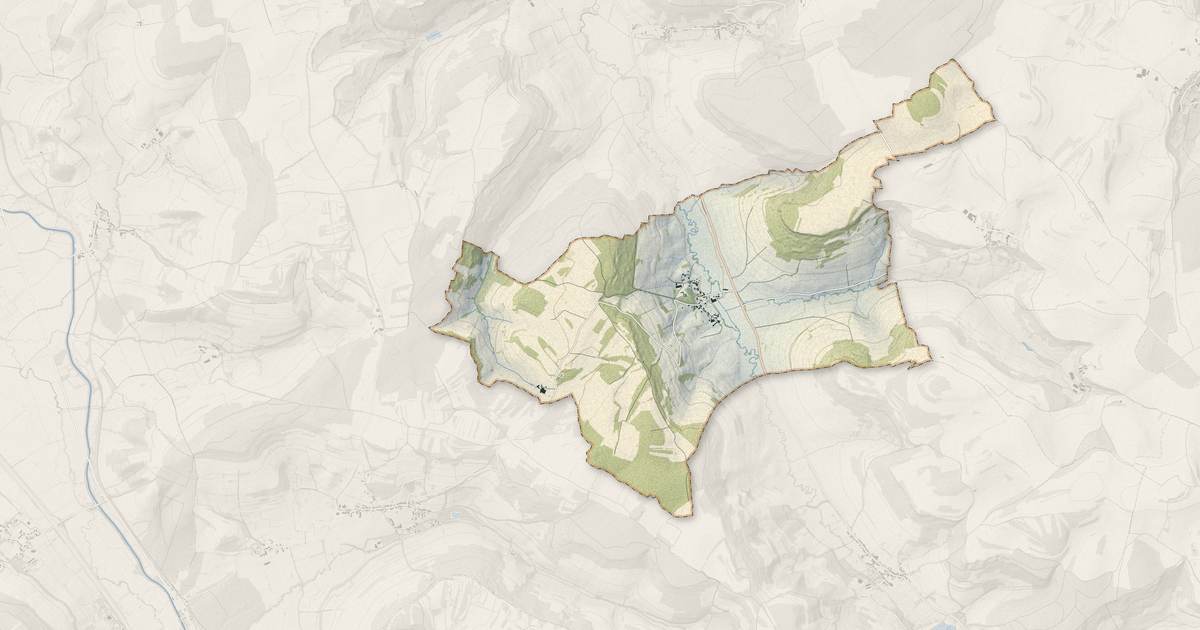 Portrait cartographique de Uncey-le-Franc : relief, eau, forêts, bâti et voies, calculés à partir des données de l'IGN